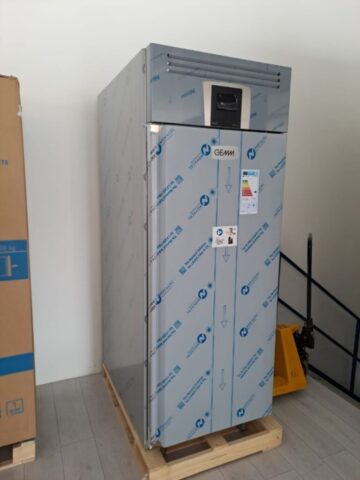 ART. 011 Armadio conservatore GEMM ARP 40 temp.-2/+8°C Capacità 40 teglie 60x40 o 20teglie 60x80 NUOVO Pronta consegna