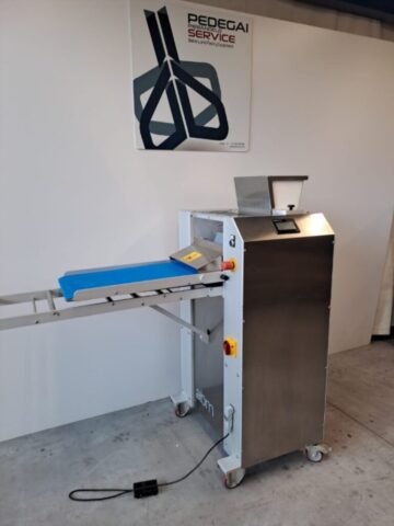 ART. 044 Macchina per biscotti e grissini con estrusione con varie misure e formati – ABM usata e controllata