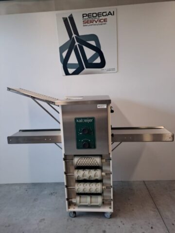 ART. 045 Macchina per biscotti KALMAIJER usata - Completa di 5 rulli e 50 teglie di cottura
