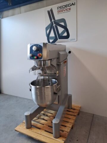 ART. 049 Mescolatrice planetaria OSTALI da 40lt con velocità variabile usata e controllata. Completa di : Kit riduzione 20lt (vasca e 3 utensili) - N.01 Vasca da 40lt supplementare